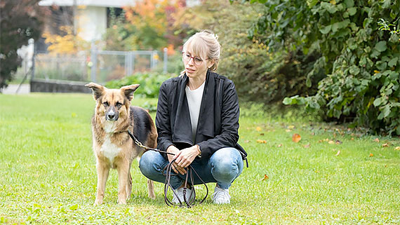 flexibler Job bei Electrosuisse: Spaziergang mit dem Hund