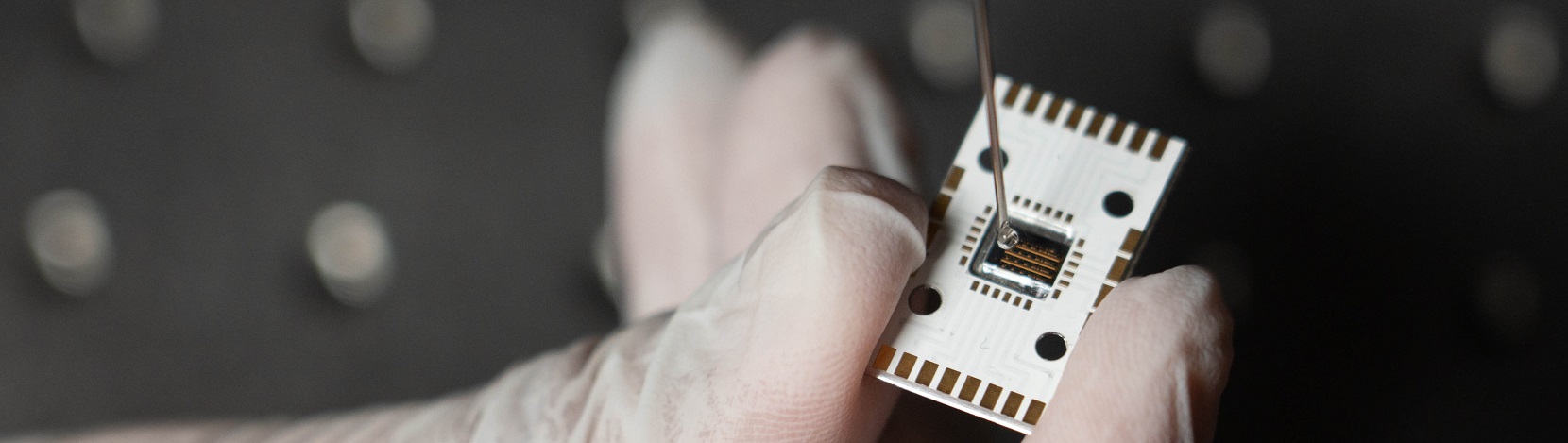 Chemielabor auf einem Chip analysiert Flüssigkeiten in Echtzeit – Electrosuisse